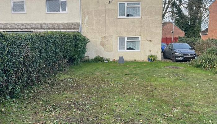 A clear and tidy back garden